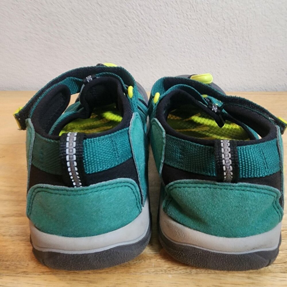 Keen Newport H2 Sandals Shoes Youth Size 6 Green Black Closed Toe Water - Picture 3 of 12